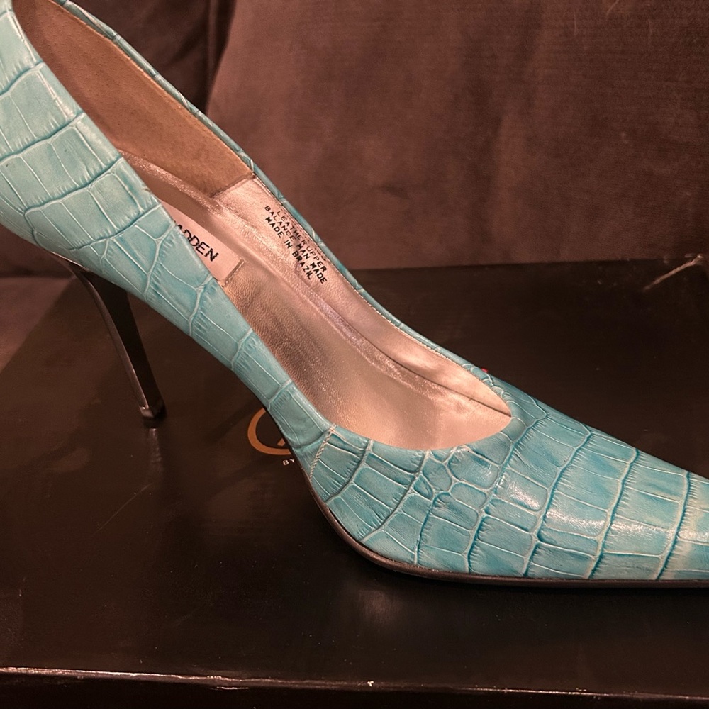 Steve Madden Turquoise Crocodile Heels